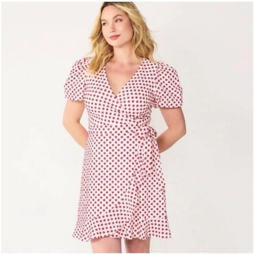 Draper James White /Red Tiny Daisy Eyelet Puffed
Sleeve Wrap Dress